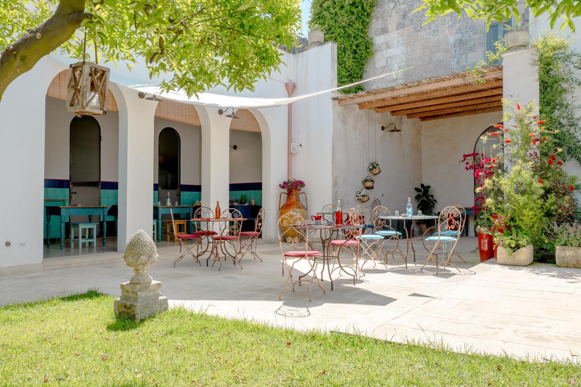 ジュルディニャーノ Palazzo Angelica - Luxury Retreat Otranto Bed & Breakfast エクステリア 写真