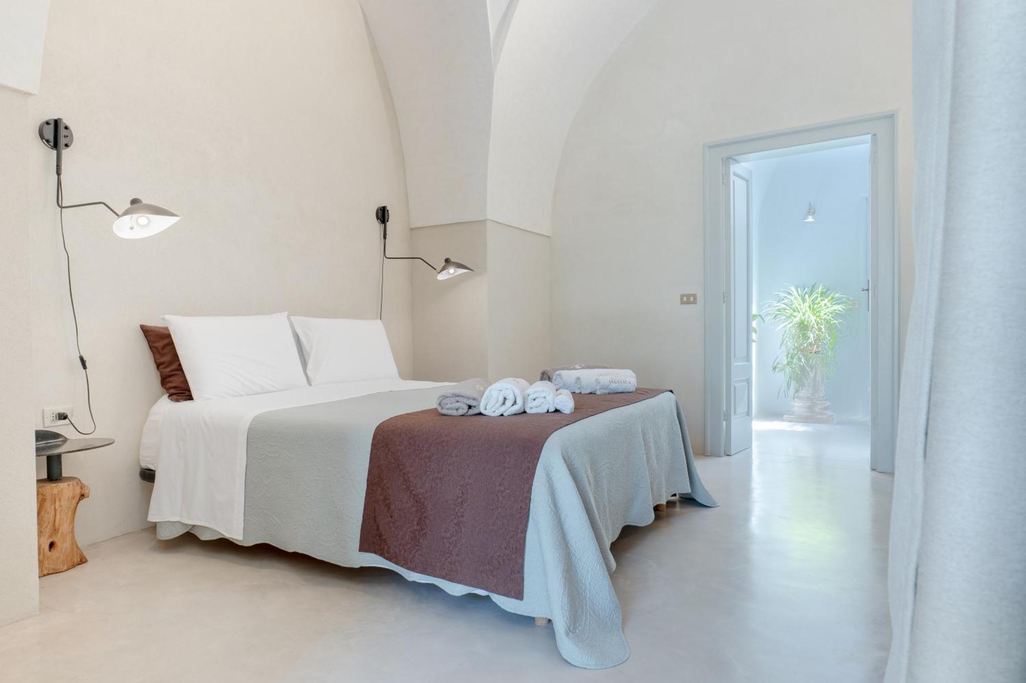 ジュルディニャーノ Palazzo Angelica - Luxury Retreat Otranto Bed & Breakfast エクステリア 写真