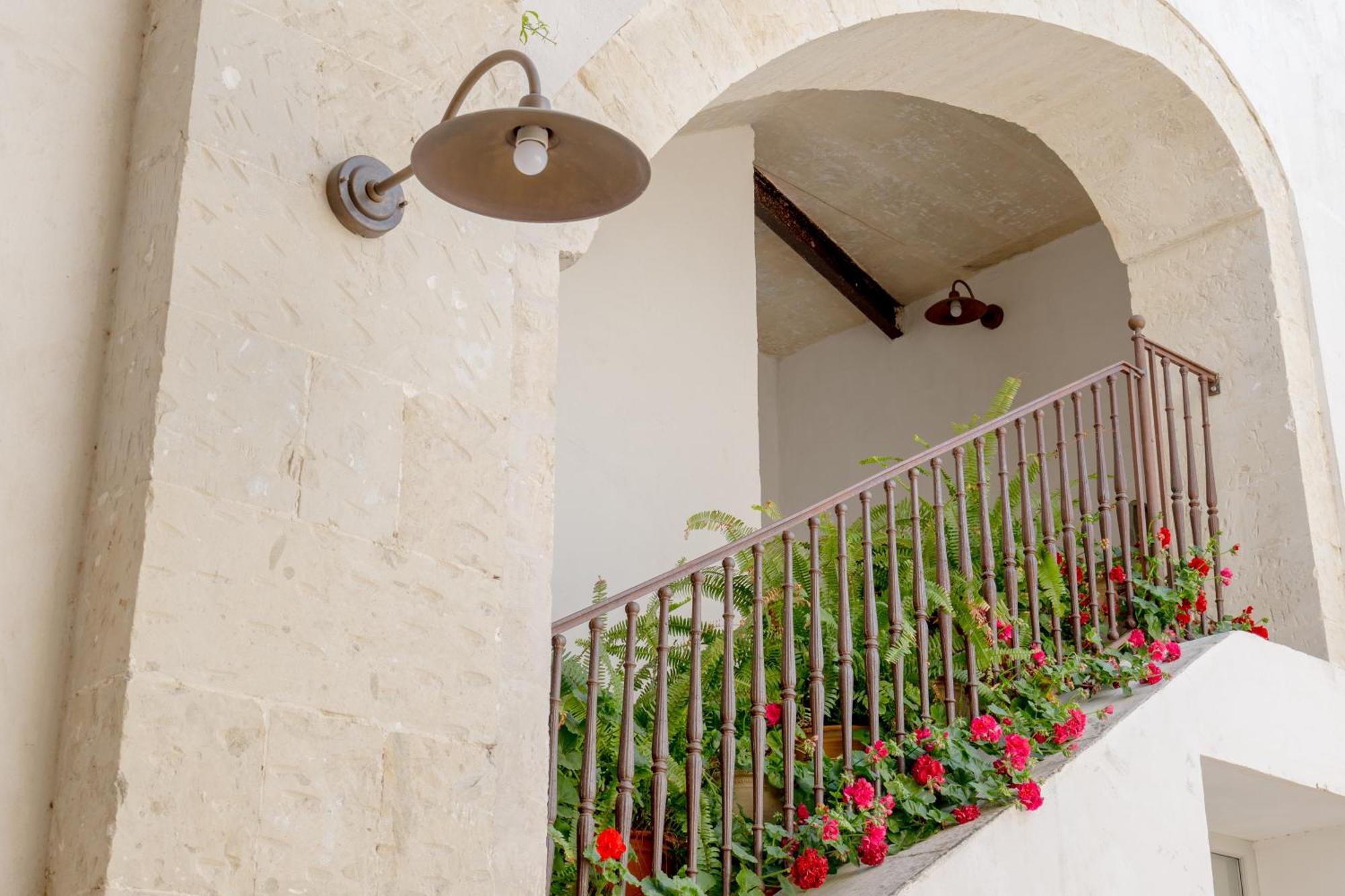 ジュルディニャーノ Palazzo Angelica - Luxury Retreat Otranto Bed & Breakfast エクステリア 写真