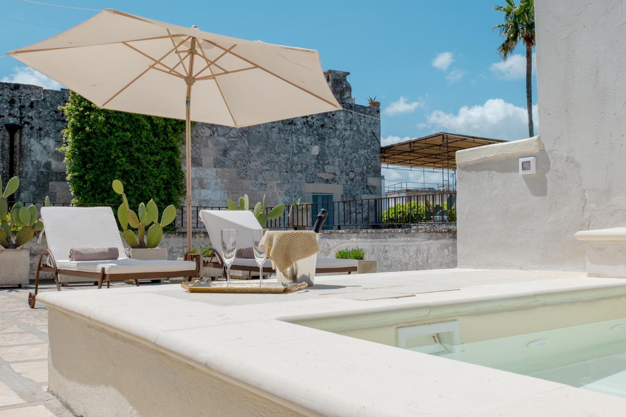 ジュルディニャーノ Palazzo Angelica - Luxury Retreat Otranto Bed & Breakfast エクステリア 写真